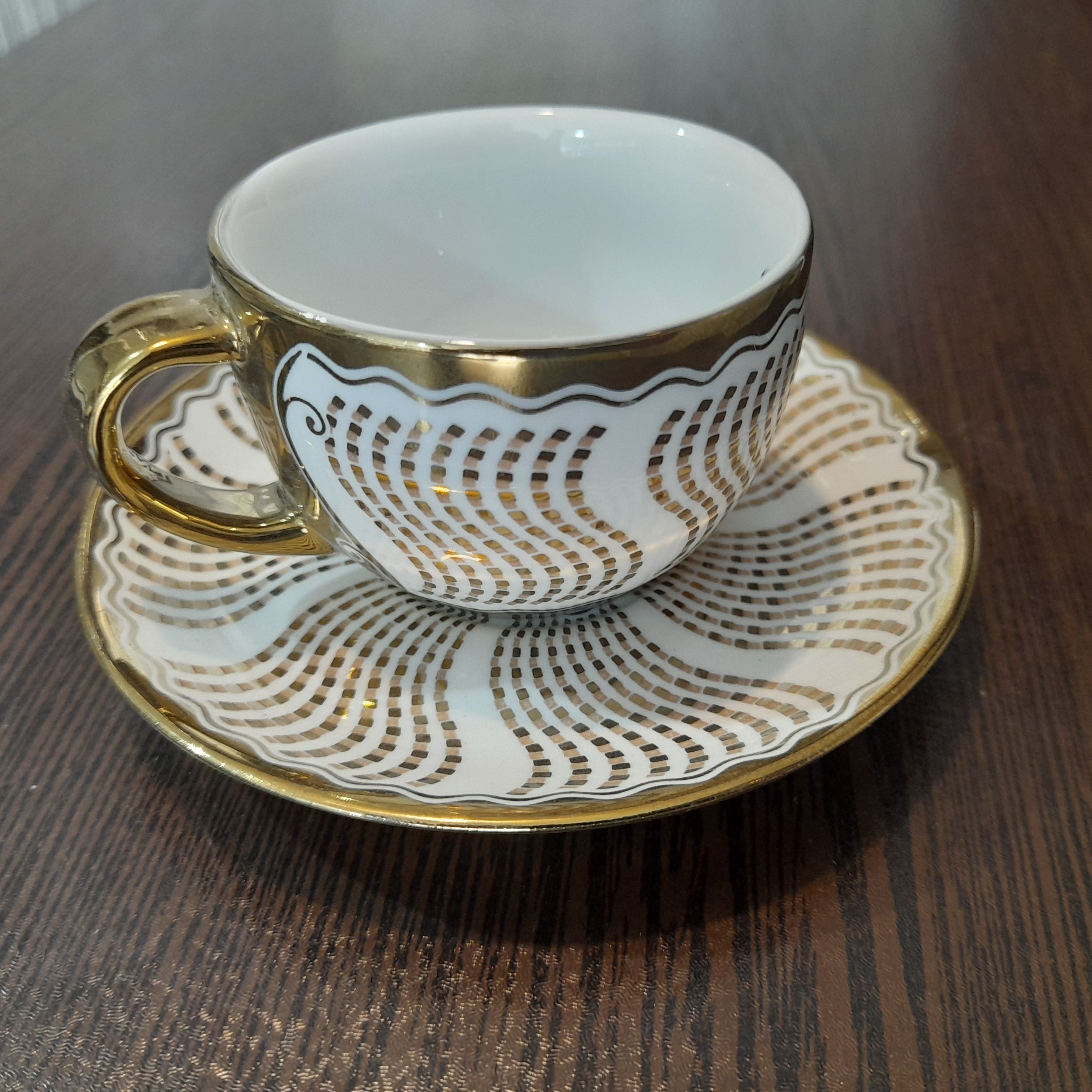 سرویس چای خوری چینی  ۶ نفره ساوانا طرح خالدار