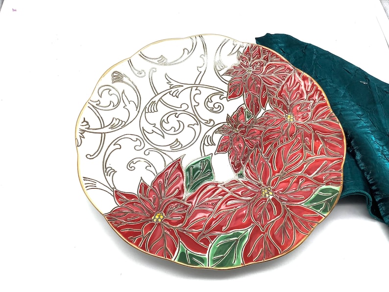 بشقاب فانتزی گل سرخ و سفید