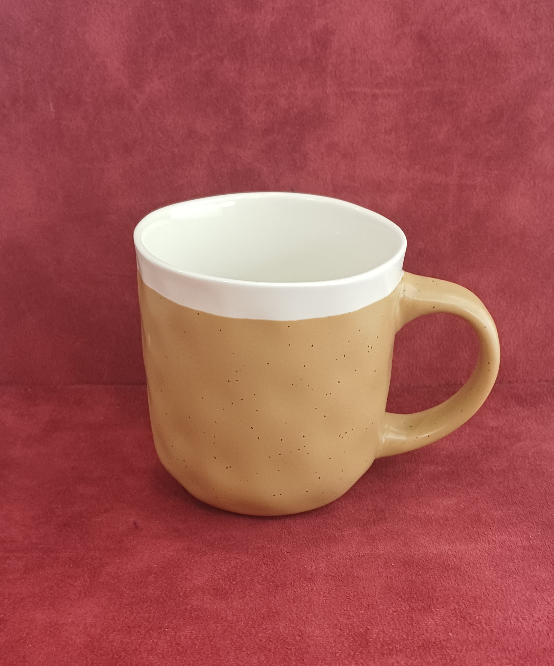 ماگ دو رنگ شکلاتی سفید